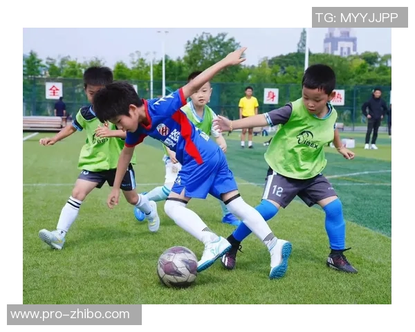 河南大学足球联赛盛况空前学子们激情四溢展现青春风采与团队精神